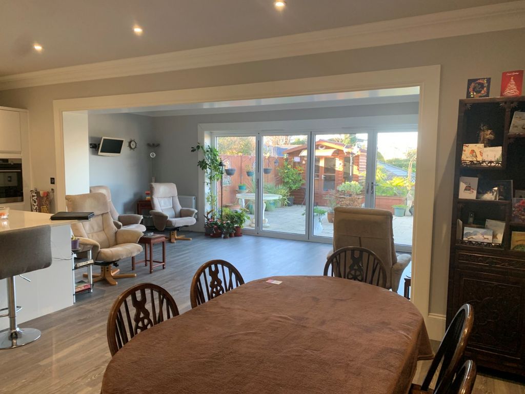 Property photo 2 of 12 Picture 2