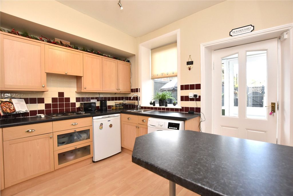 Property photo 2 of 23 Picture No. 24