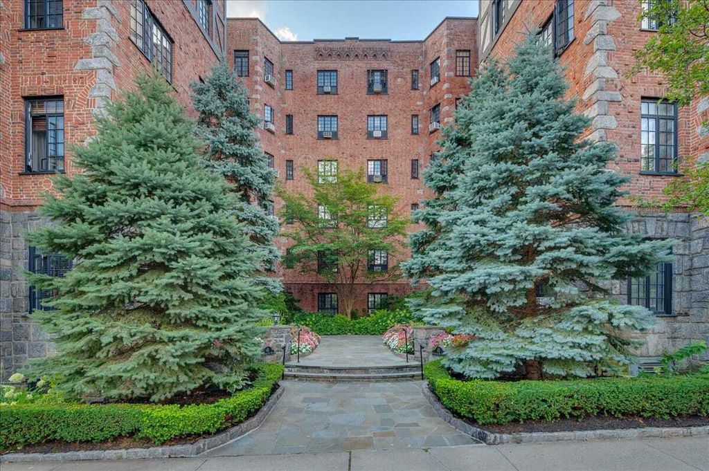 Property photo 1 of 29