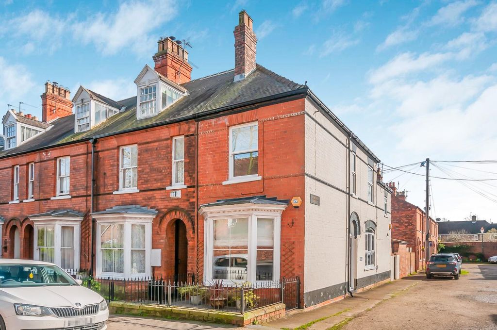 Property photo 1 of 17 43 Greyburn Lane2.Jpg