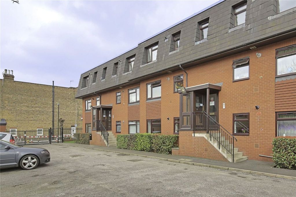 Property photo 1 of 6