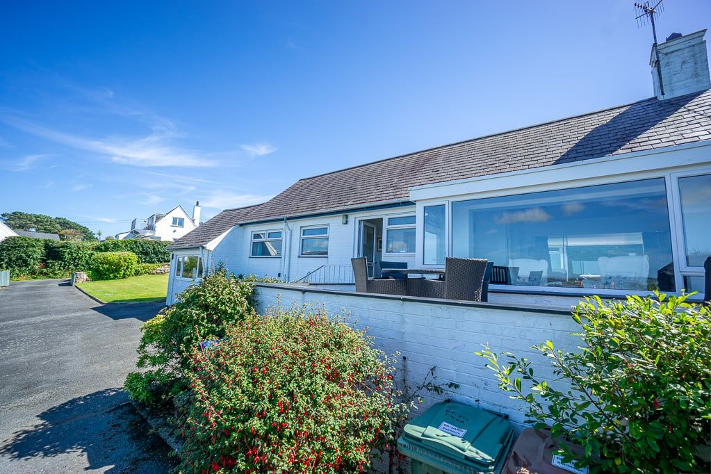 Property photo 2 of 40