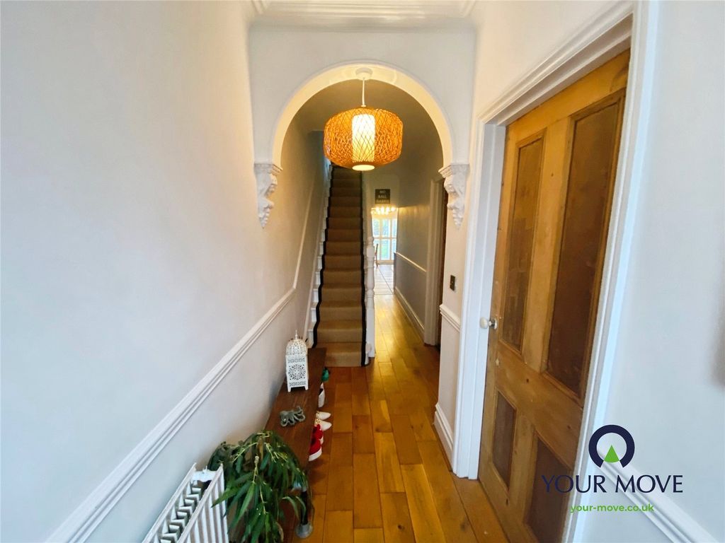 Property photo 2 of 15 Picture No. 11