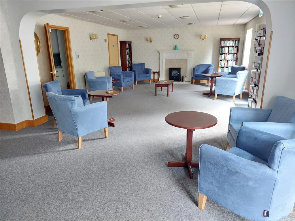 Property photo 2 of 9 Lower Communal Areas