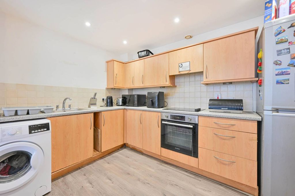 Property photo 1 of 8