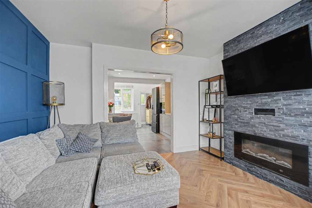 Property photo 3 of 23 Lounge_2.Jpeg