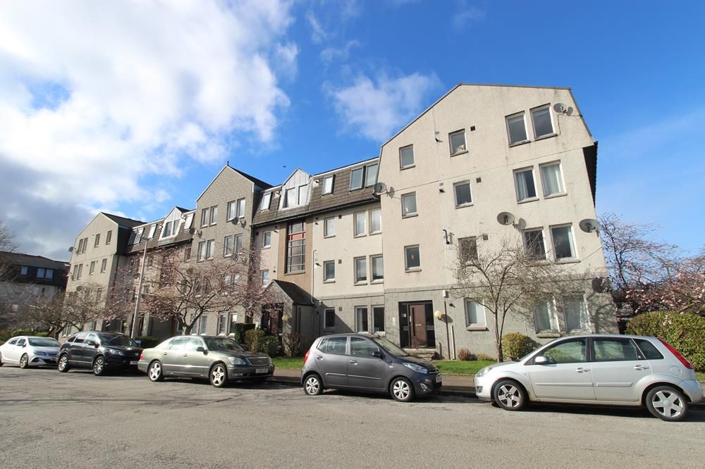 Property photo 3 of 10 External