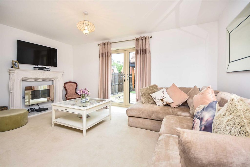 Property photo 2 of 18