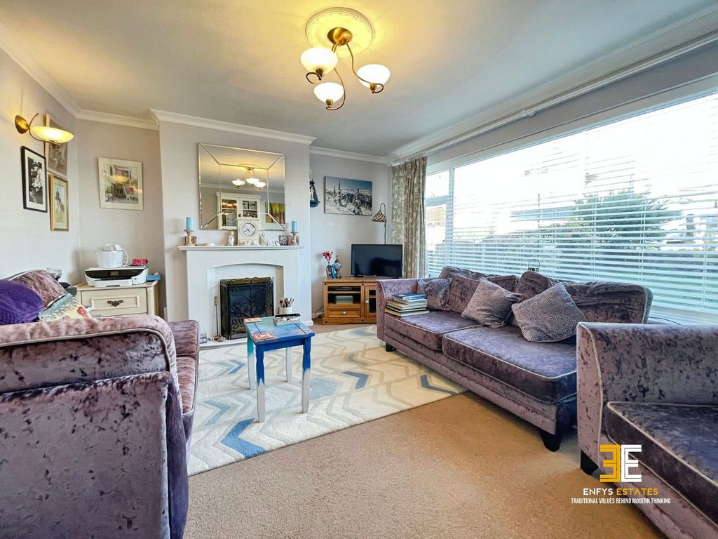 Property photo 2 of 34