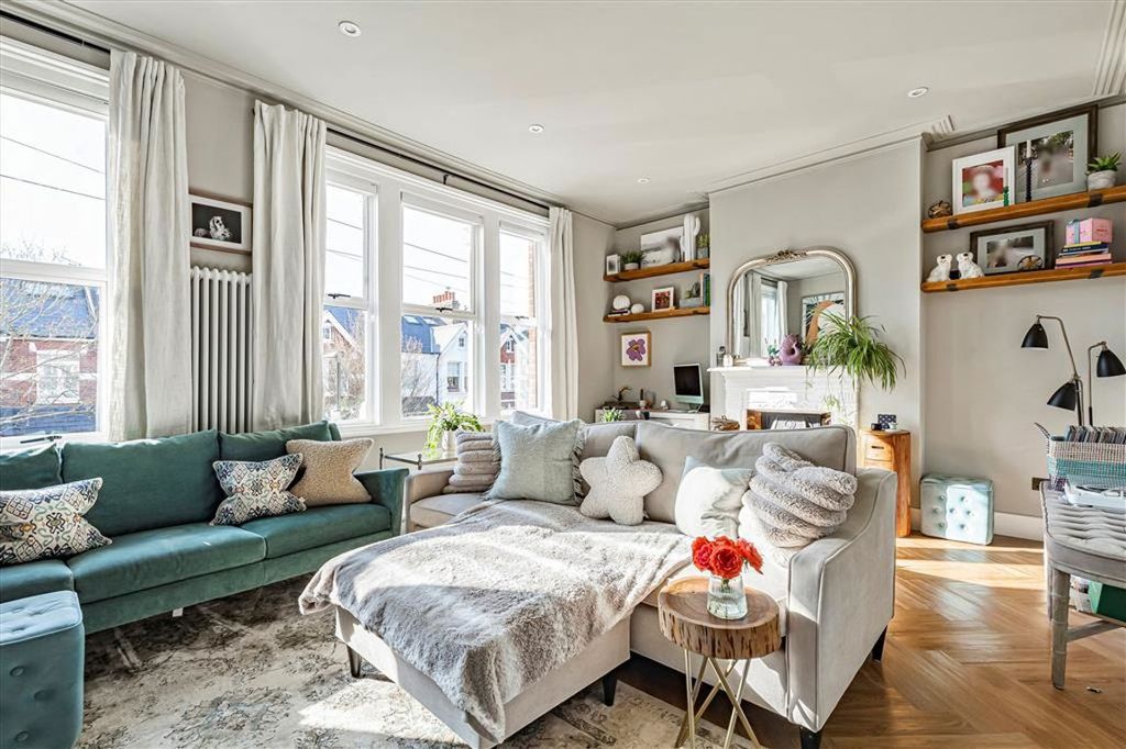 Property photo 2 of 12