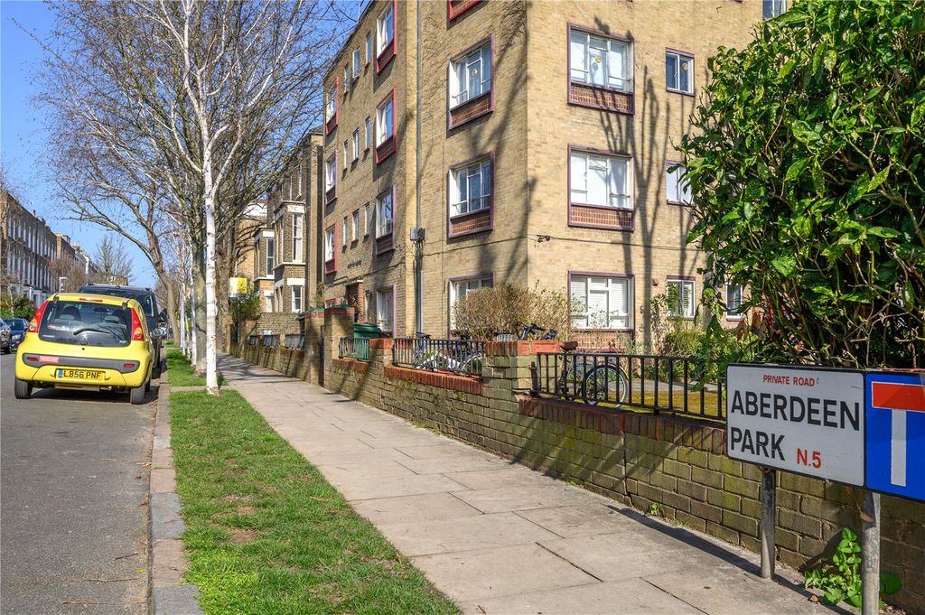 Property photo 3 of 17 External