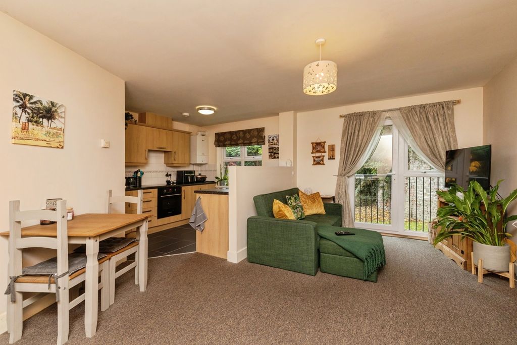 Property photo 2 of 12 Photo