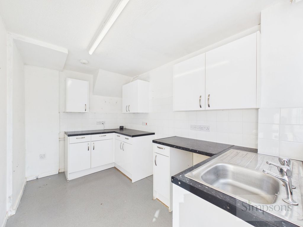 Property photo 3 of 14 Kitchen