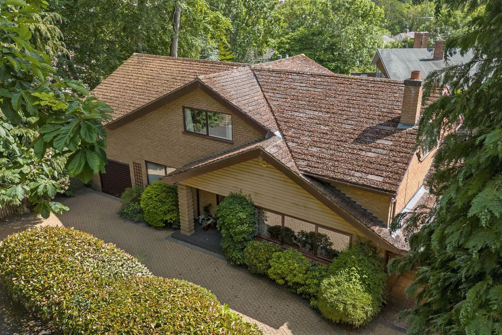 Property photo 1 of 22