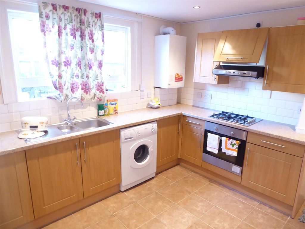 Property photo 2 of 8