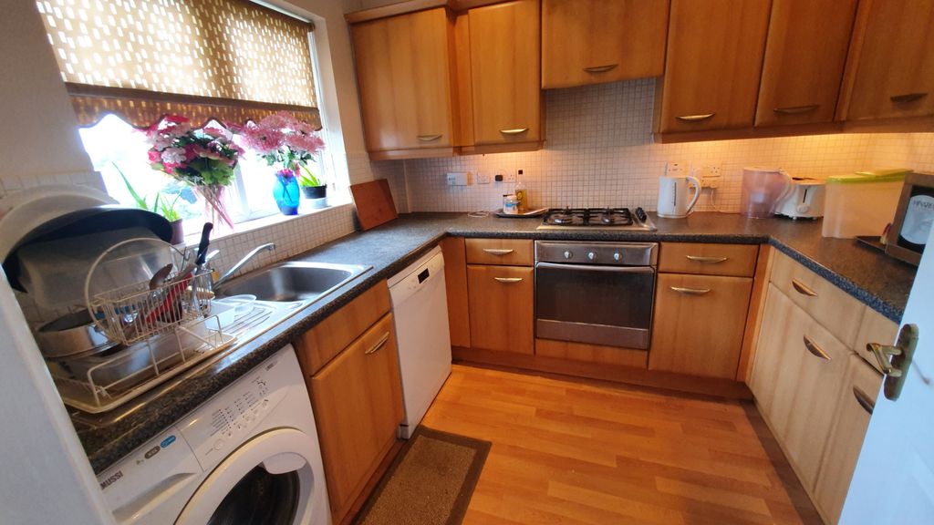 Property photo 2 of 13