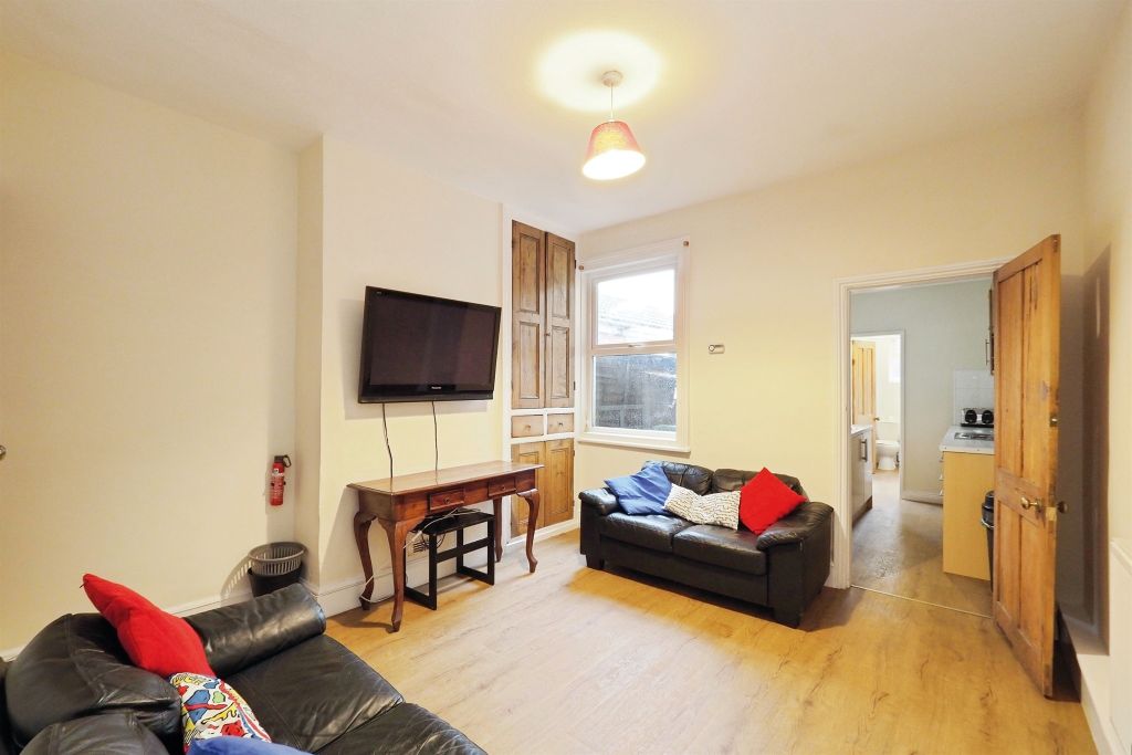 Property photo 3 of 26