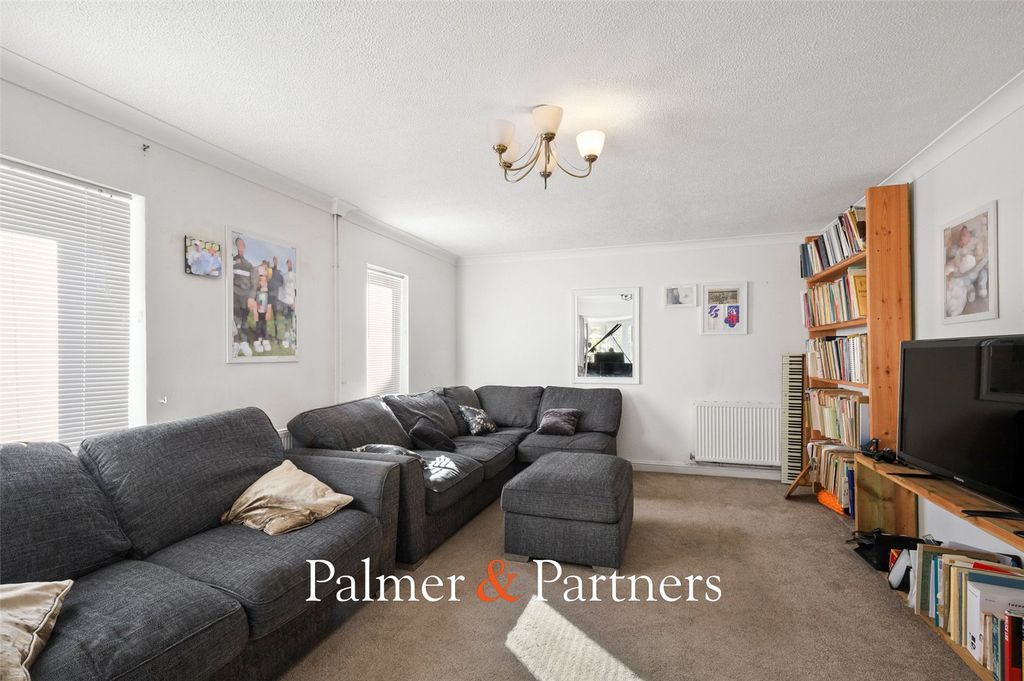 Property photo 3 of 21 Picture No. 06