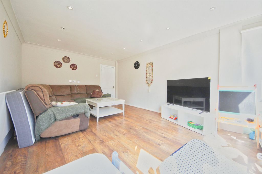 Property photo 3 of 16 Picture No. 15