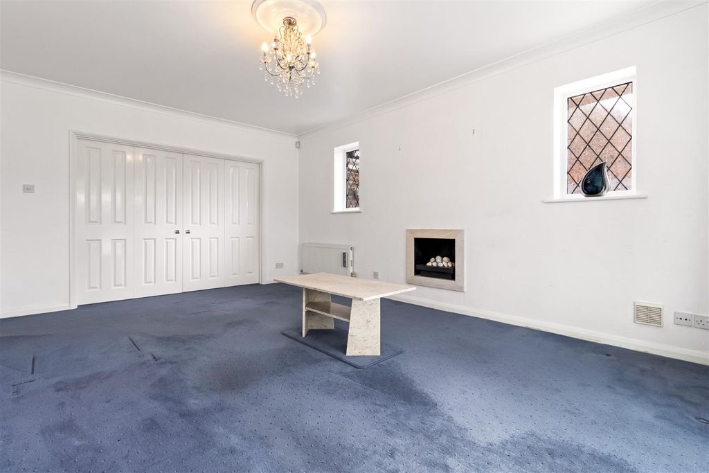 Property photo 3 of 25 5 St Johns Avenue-008.Jpg