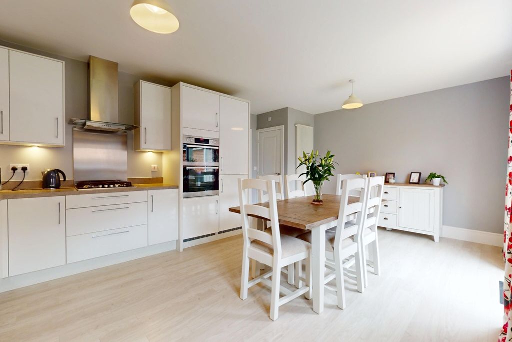 Property photo 2 of 20 4947331