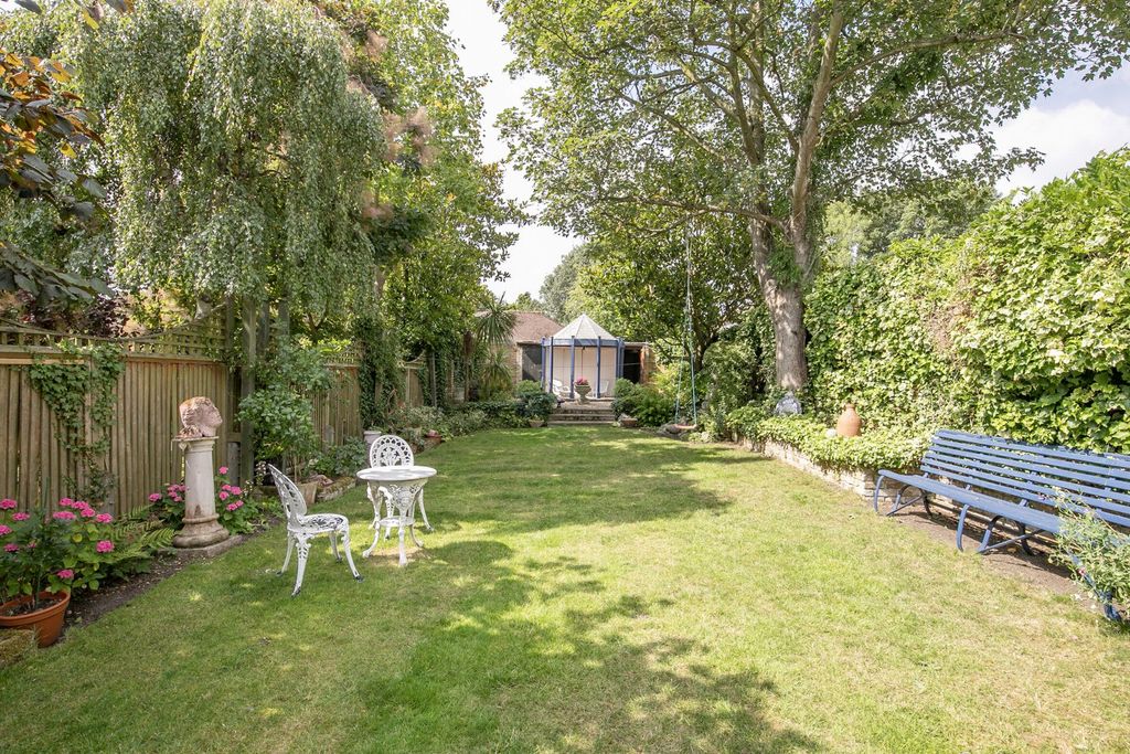 Property photo 3 of 32 Photo 23