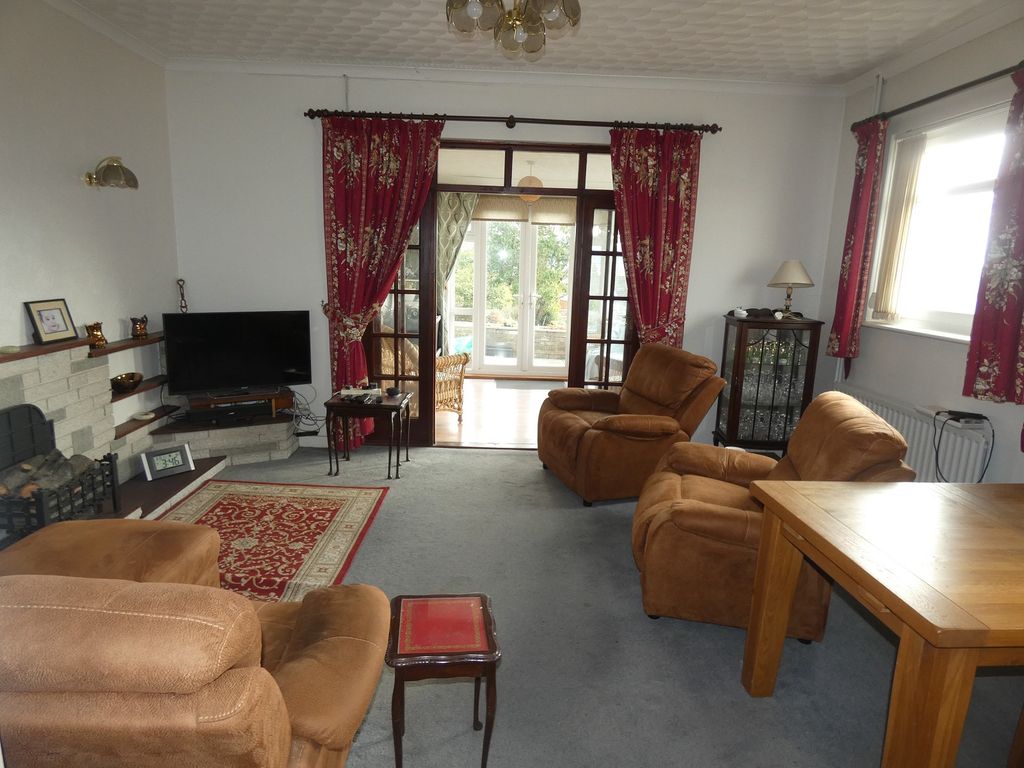 Property photo 2 of 9 Main Lounge