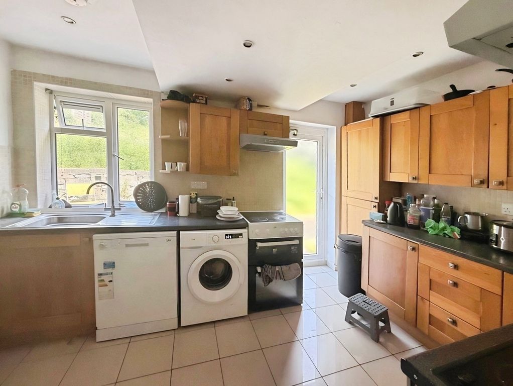 Property photo 3 of 13 Kitchen