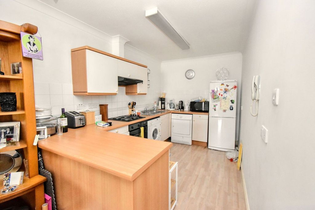 Property photo 3 of 7