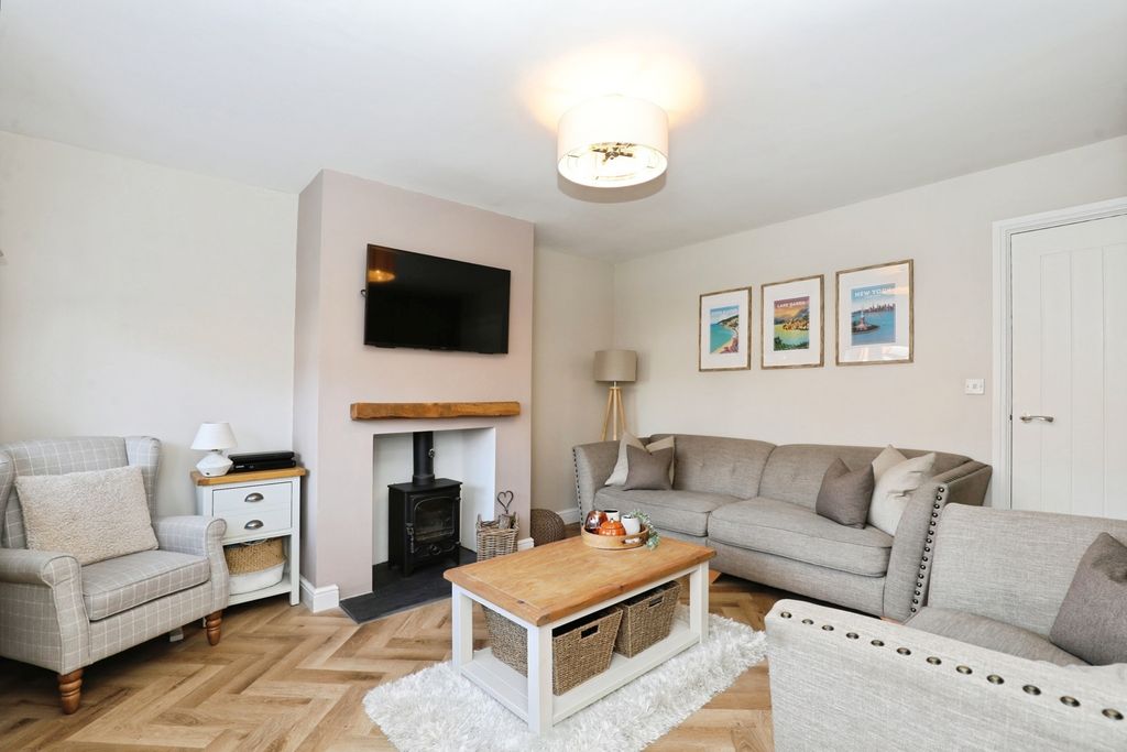 Property photo 2 of 23 Pbox-Img.Jpg