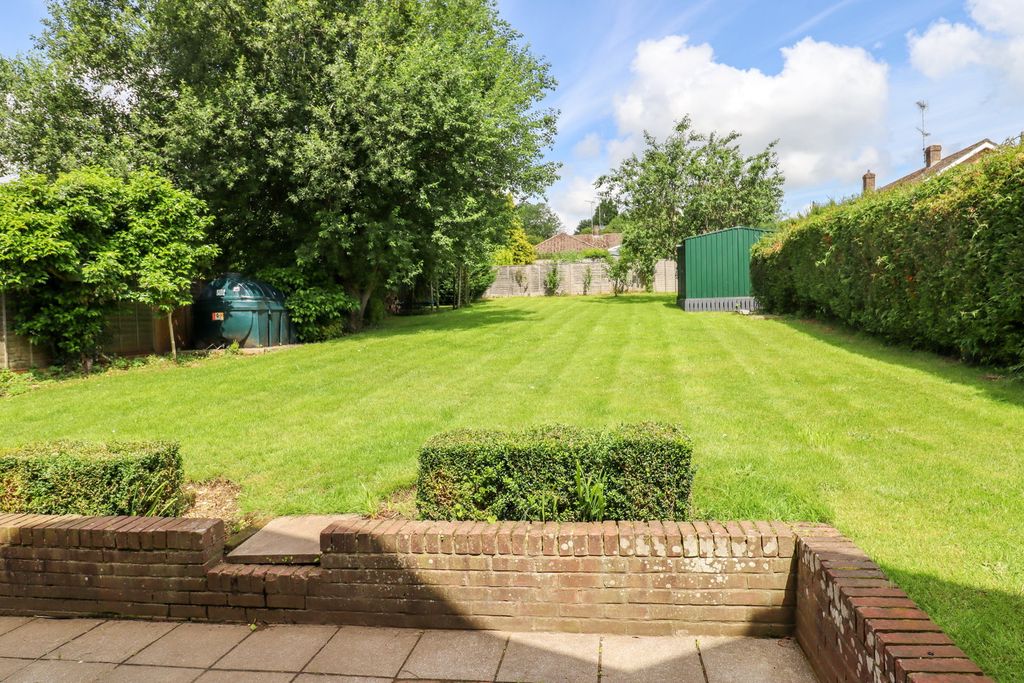 Property photo 2 of 16