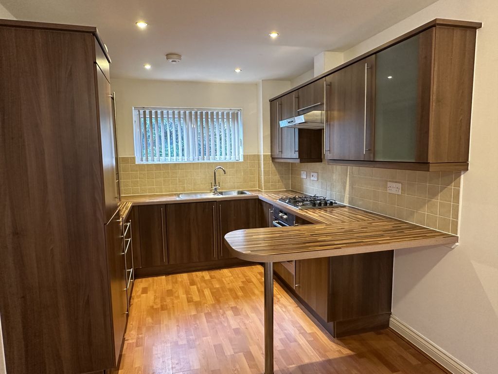 Property photo 2 of 10 Image00015