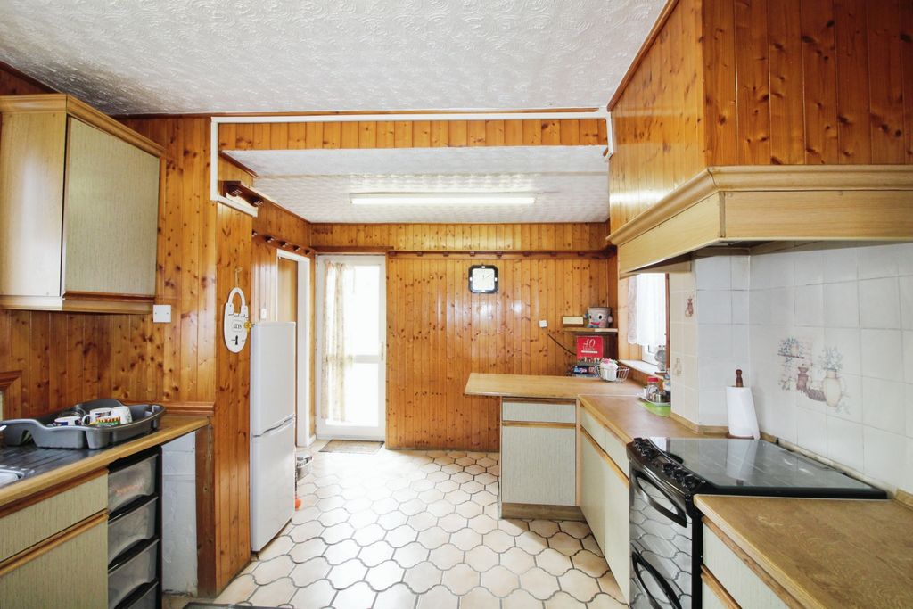 Property photo 2 of 27 Kitchen,.Jpg