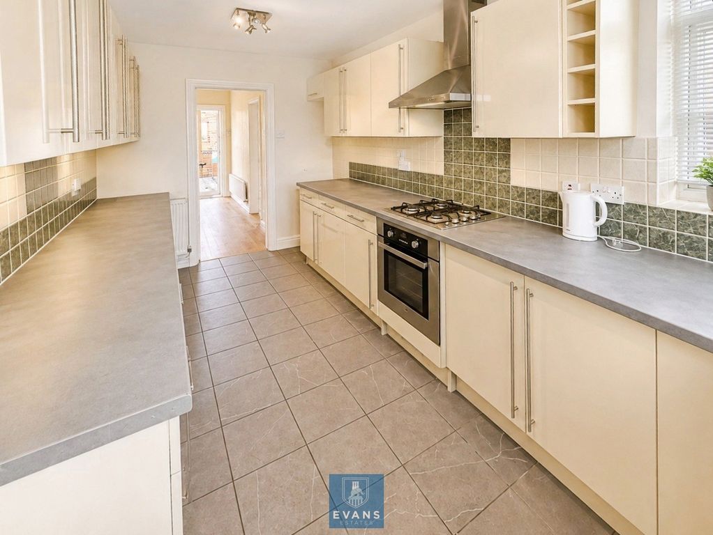 Property photo 3 of 11 Refitted Kitchen