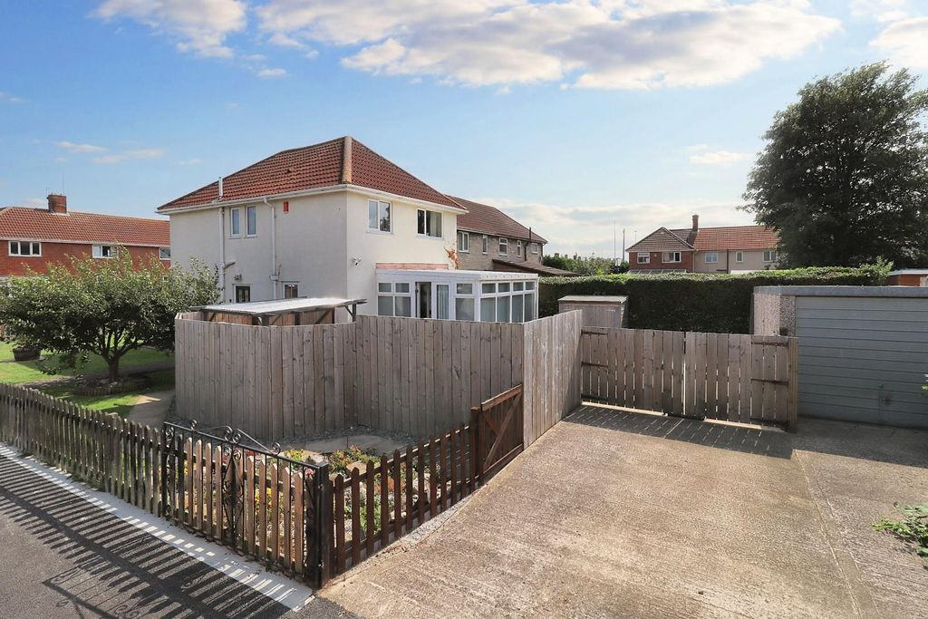 Property photo 2 of 24