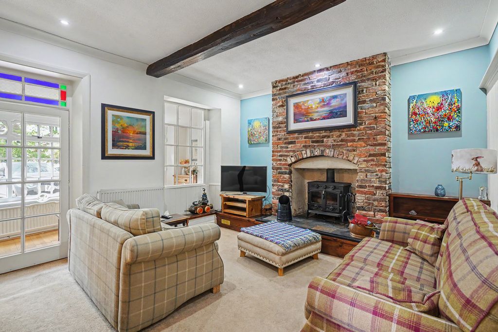 Property photo 3 of 18
