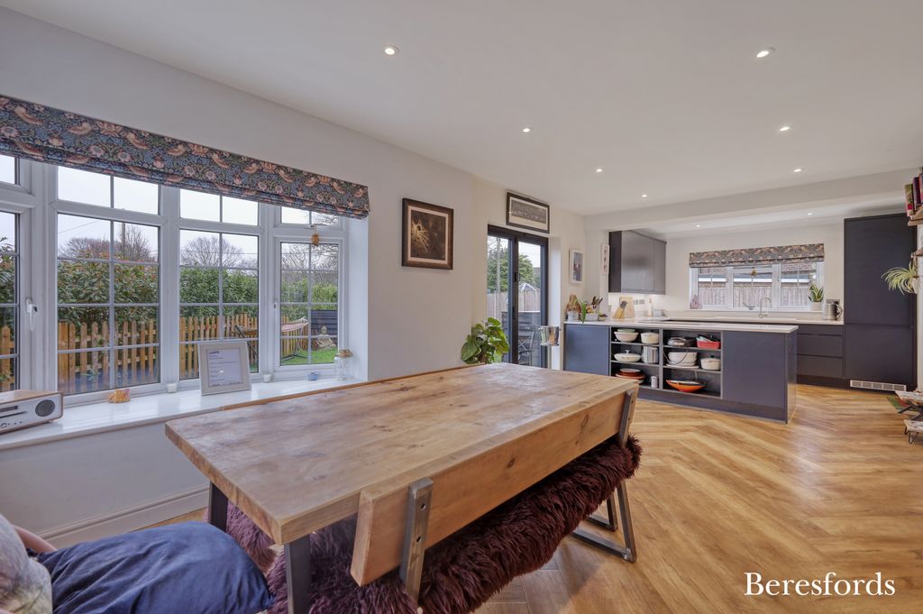 Property photo 3 of 23 Dining Area