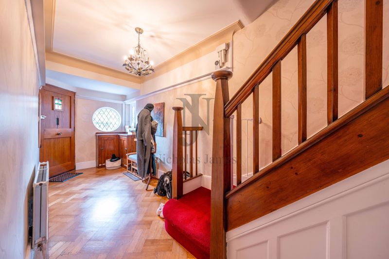 Property photo 3 of 40 Photo 2