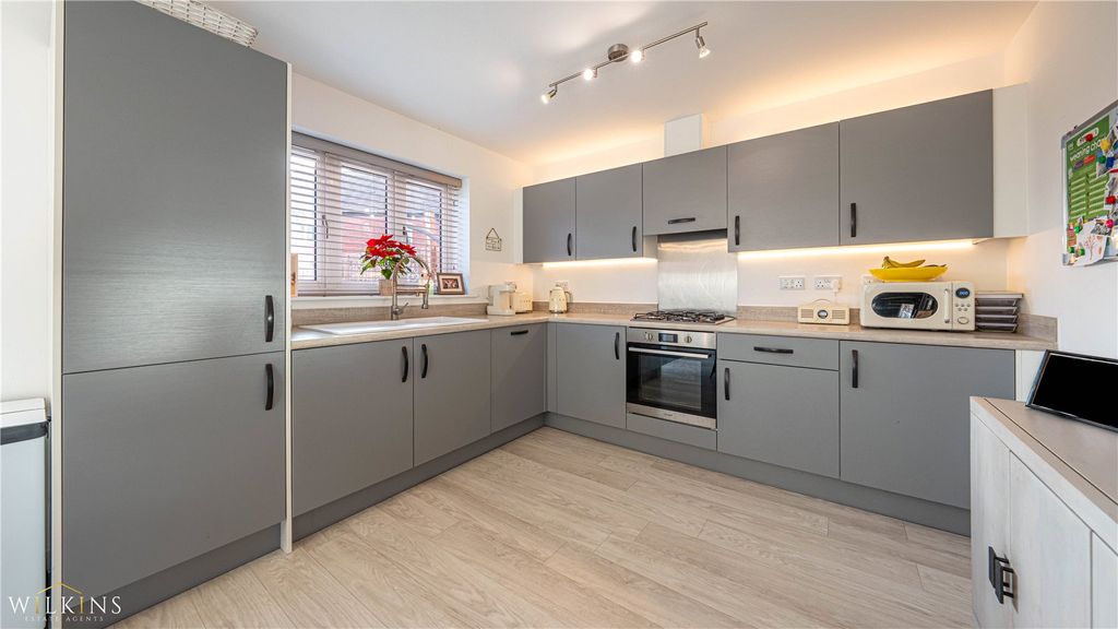 Property photo 3 of 28 Picture No. 21