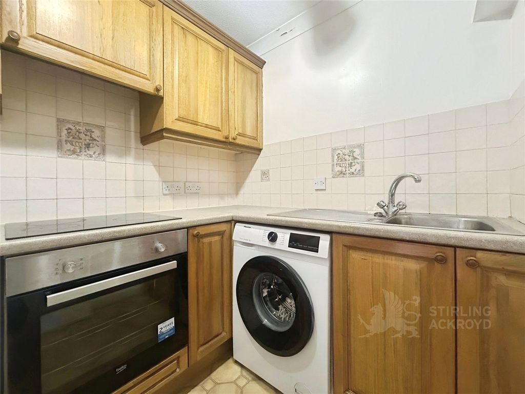 Property photo 2 of 5 Kitchen