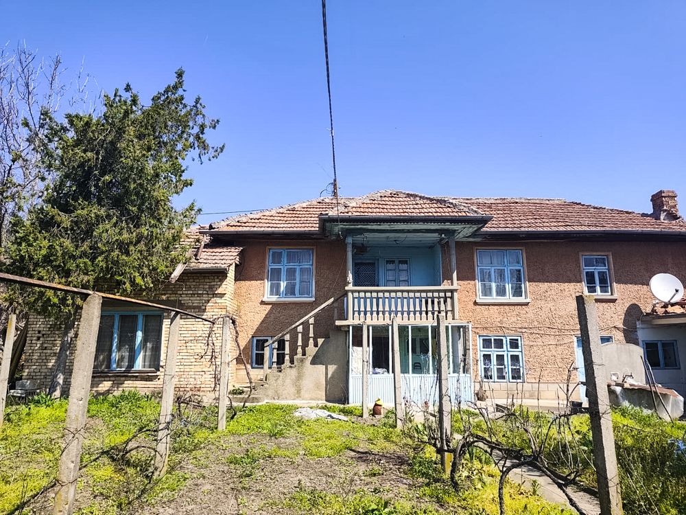 Property photo 2 of 12