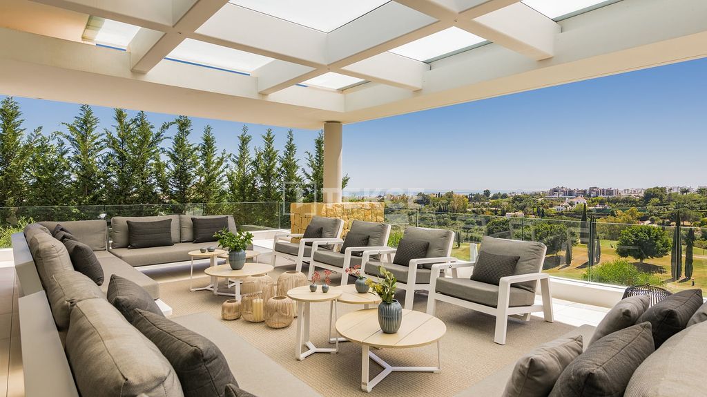 Property photo 2 of 42