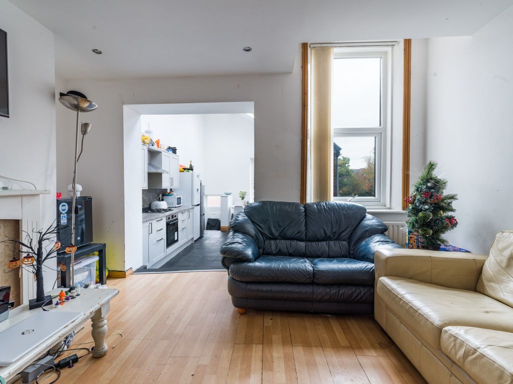 Property photo 3 of 12 3717803