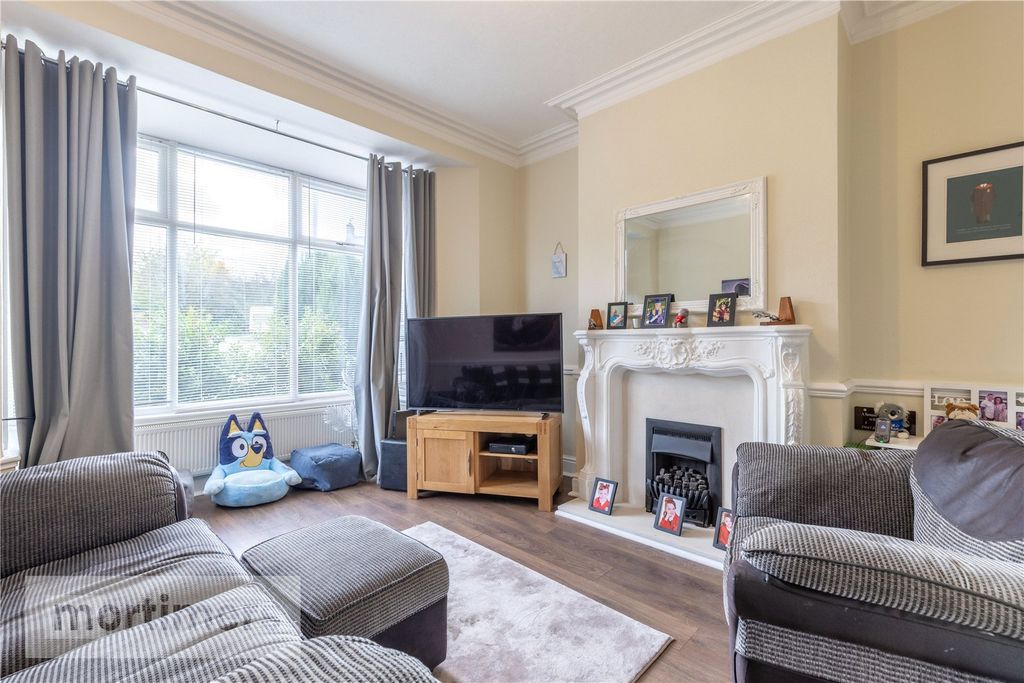 Property photo 2 of 18 Living Room