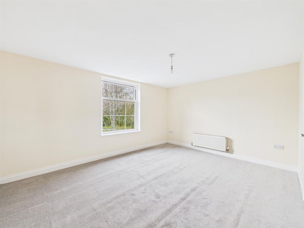 Property photo 2 of 20 Cam03844G0-Pr0374-Still005.Jpg