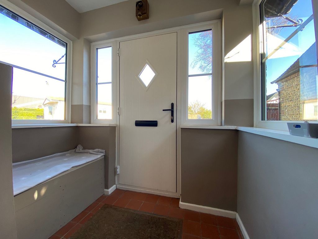 Property photo 3 of 28