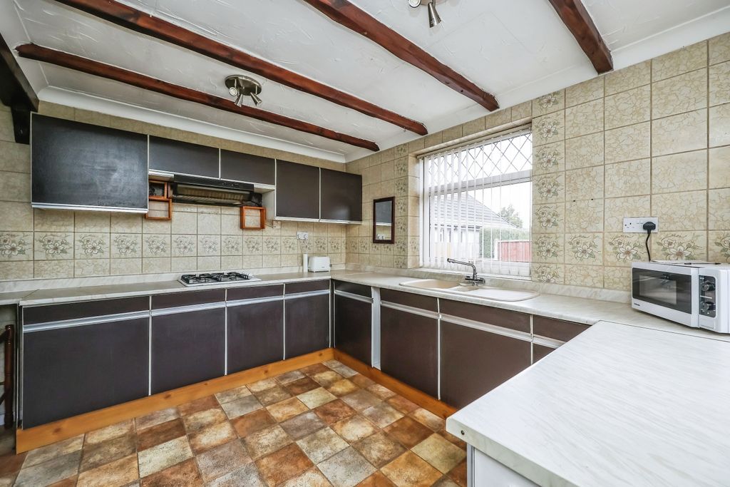 Property photo 1 of 18 Kitchen