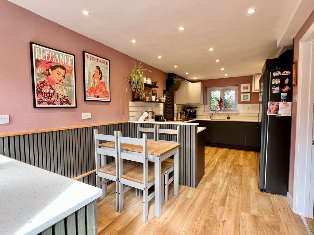 Property photo 3 of 44