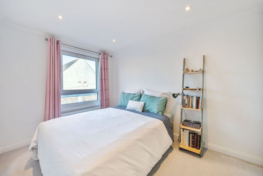 Property photo 3 of 17 Picture No. 10