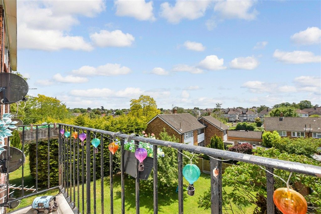 Property photo 1 of 7 Balcony / Terrace